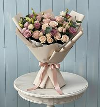 Букет цветов из:  Розы и Лизиантусы в Горки-2