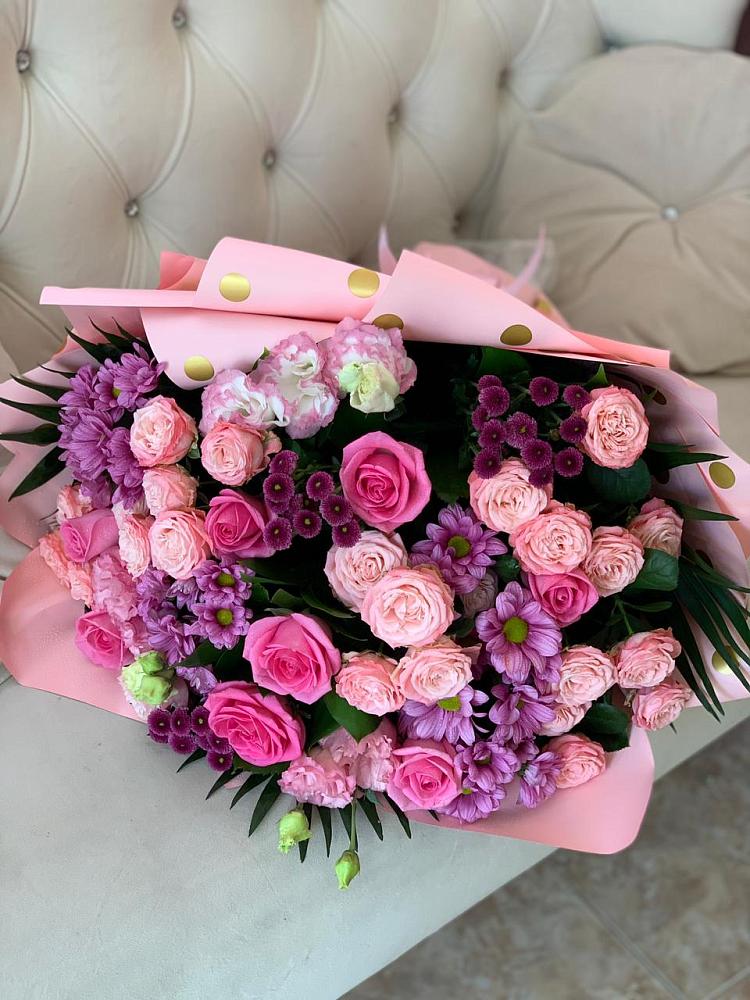 Букет цветов из: Хризантемы, Розы и Лизиантусы в Горки-2