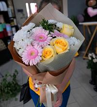 Букет цветов из:  Герберы, Розы и Хризантемы в Горки-2