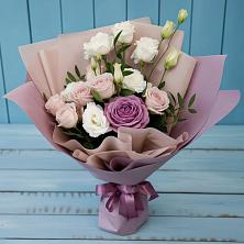 Букет цветов из:  Розы и Лизиантусы в Горки-2