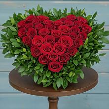 Цветочная композиция из Розы в виде сердца в Горки-2