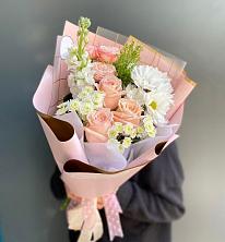 Букет цветов из:  Хризантемы и Розы в Горки-2