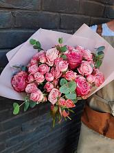 Букет розы в пальмах в Горки-2 Букет цветов из: Розы в Горки-2
