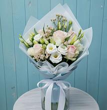 Букет цветов из:  Розы и Лизиантусы в Горки-2