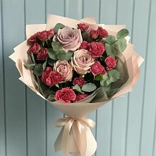 Букет цветов из:  Гвоздики и Розы в Горки-2