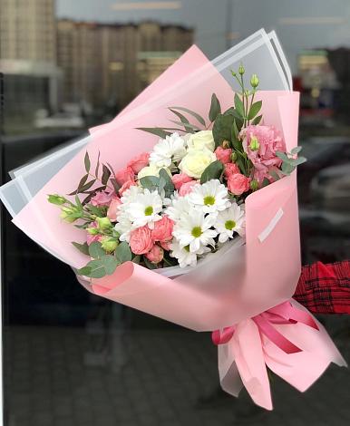 Букет цветов из: Розы, Лизиантусы и Хризантемы в Горки-2